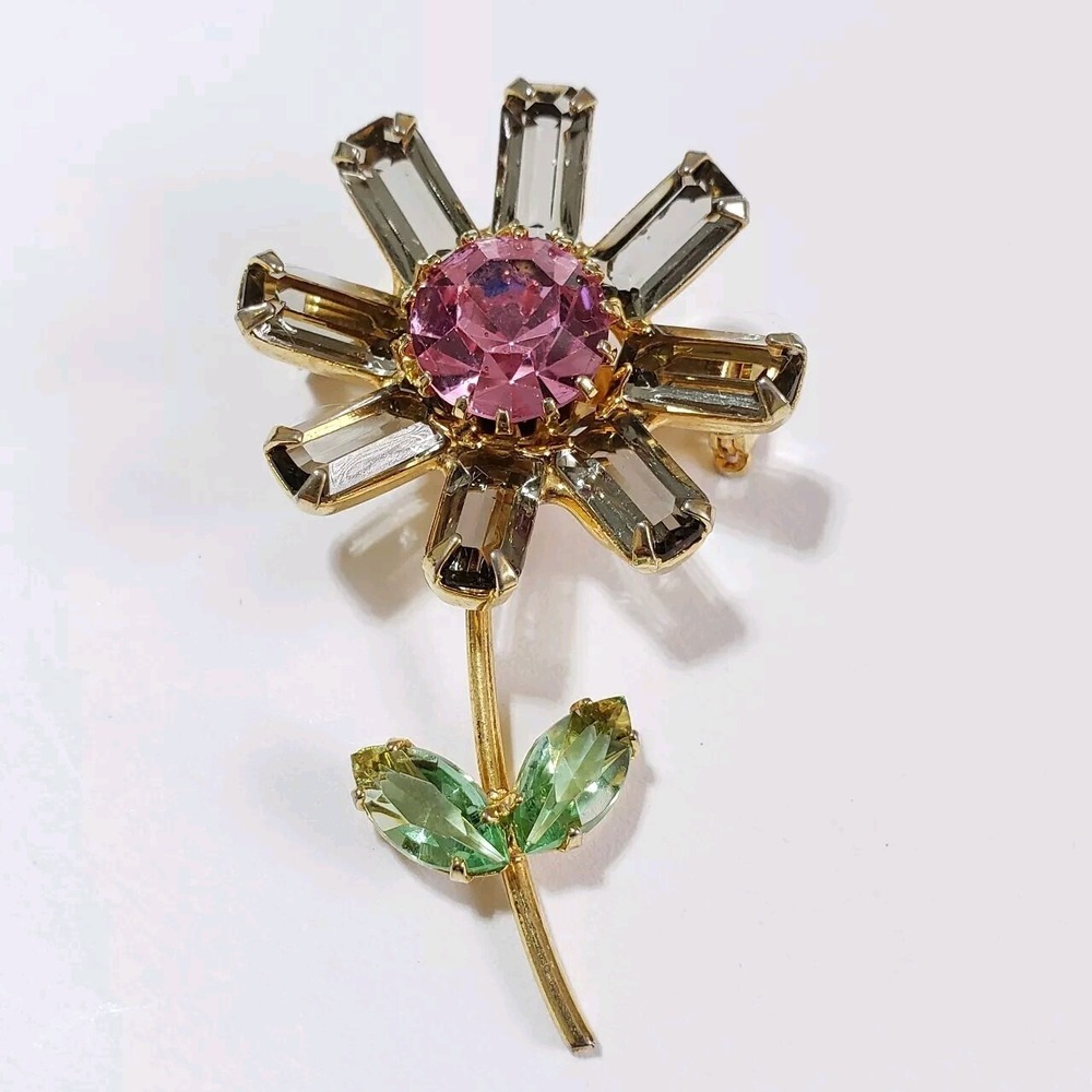 Vintage Pink Daisy Flower Gold Tone Brooch Smoke Rhinestones Unsigned Mid Cent - Picture 2 of 9
